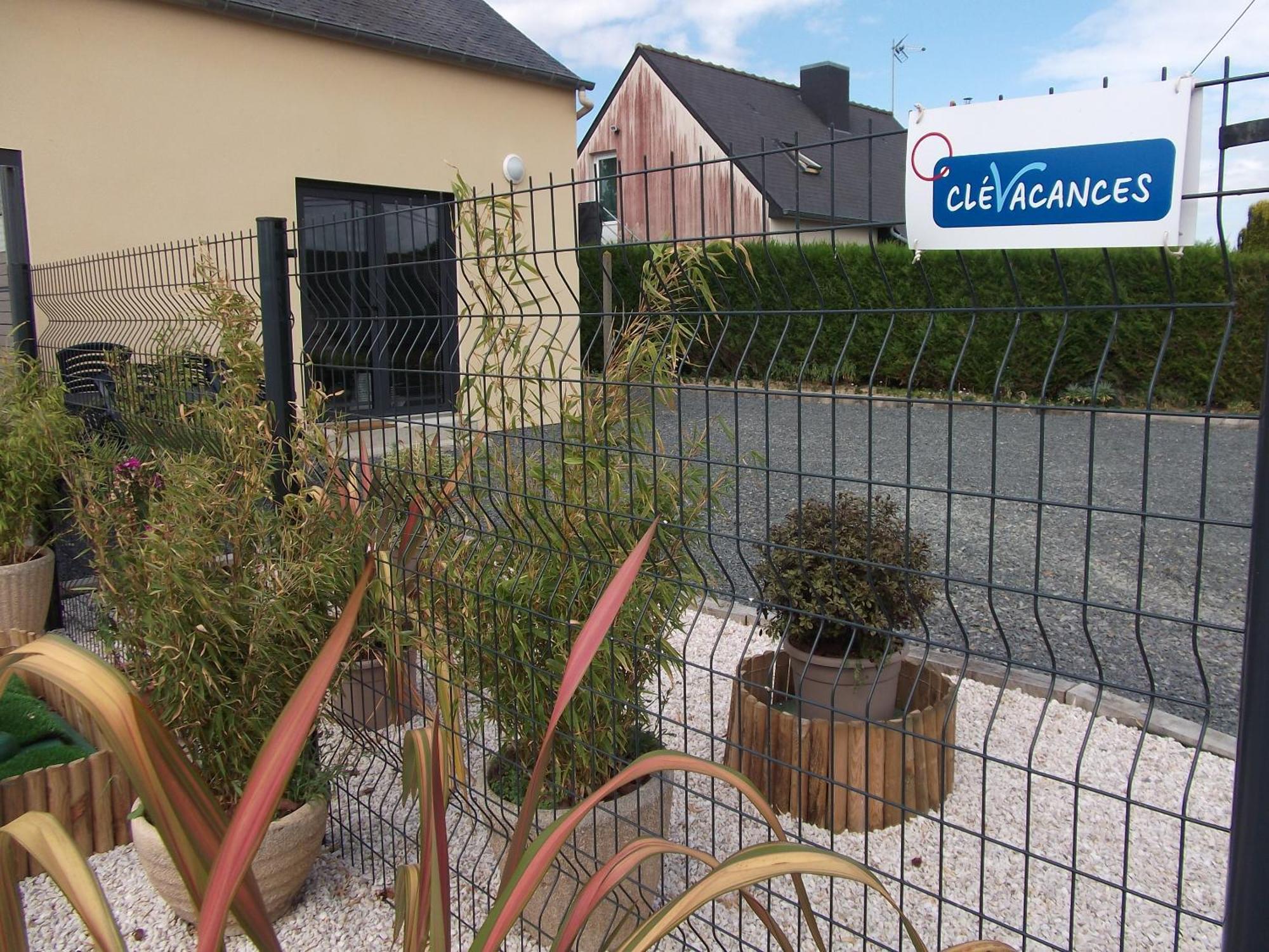 Le Logis Des Grenouilles- Gîtes Lamballe Extérieur photo